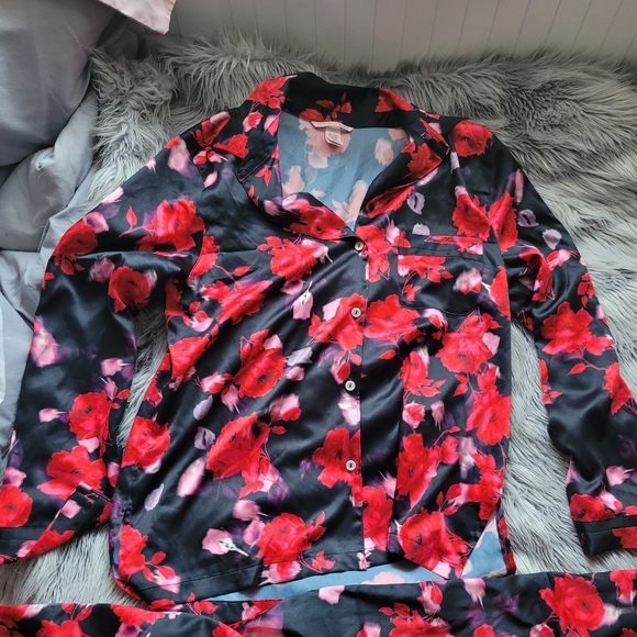 Victoria's Secret Satin Pajama Set - Picture 4 of 5